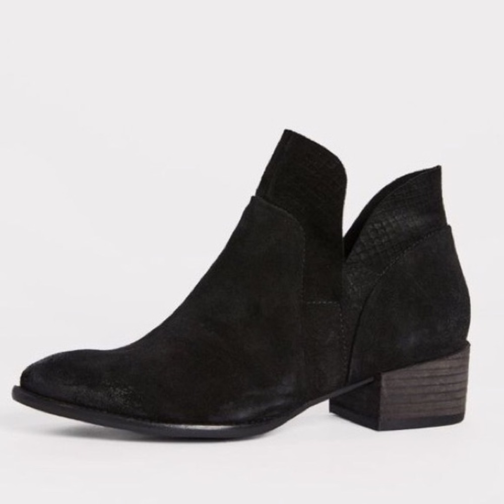 Seychelles Score Suede Ankle Booties